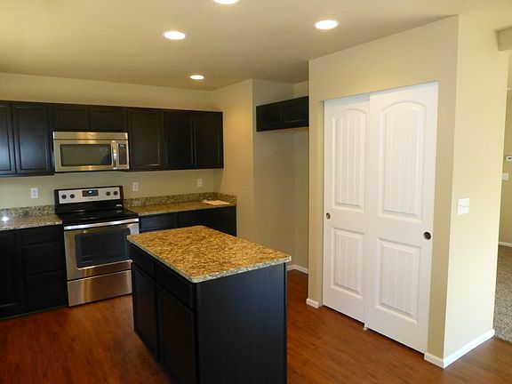 4th image of 1807 Nevada Ave SE