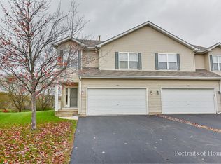 592 Chestnut Dr, Oswego, IL 60543