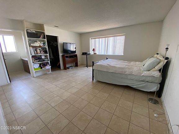 5th image of 1104 W Robert Ln