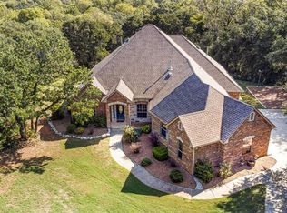 2105 Oakridge Dr, Norman, OK 73026