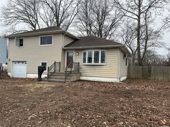 497 N Alleghany Avenue, Lindenhurst, NY 11757