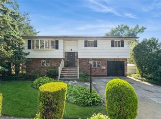 59 Cornwell Ave, Valley Stream, NY 11580