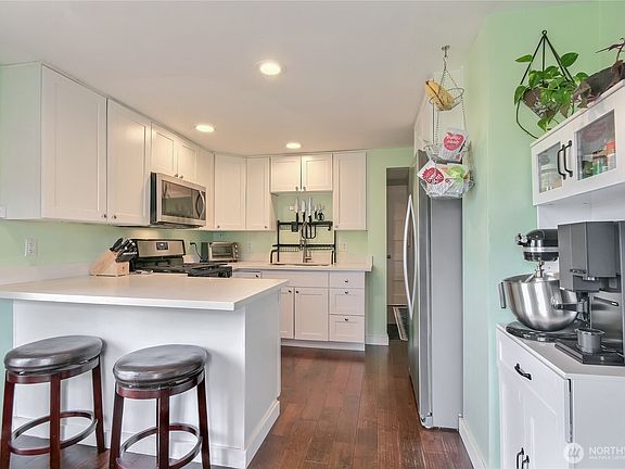 3rd image of 10644 2nd Place SW