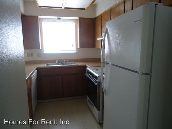 4th image of 274 Springville Ct APT D