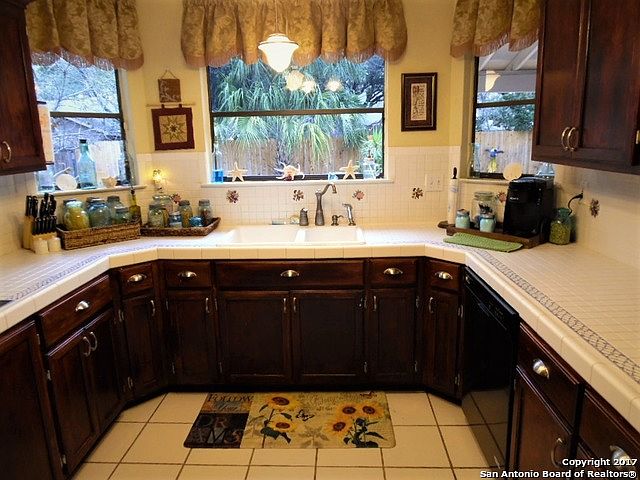 2nd image of 5946 Highland Cir