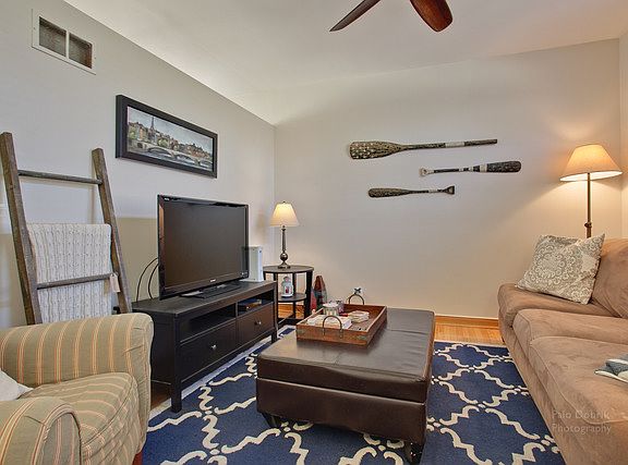 5th image of 188 S Thistle Ct
