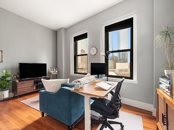 3rd image of 120 Greenwich St APT 9B