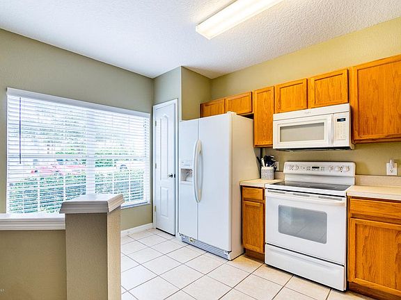 2nd image of 1341 Hampton Park Ln
