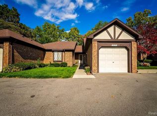 3372 Heritage Pkwy #65, Dearborn, MI 48124