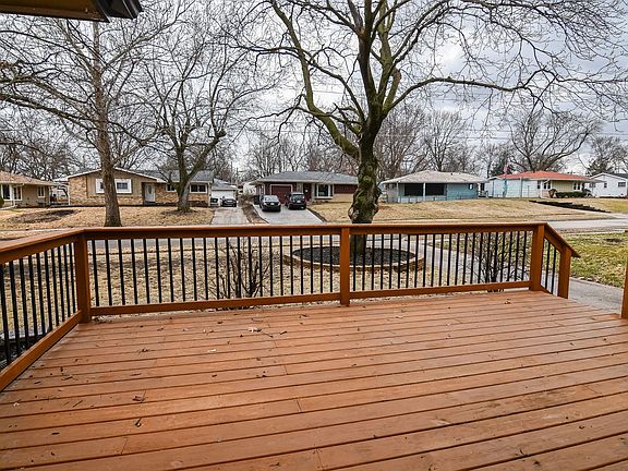 3rd image of 3117 Aurora Ave