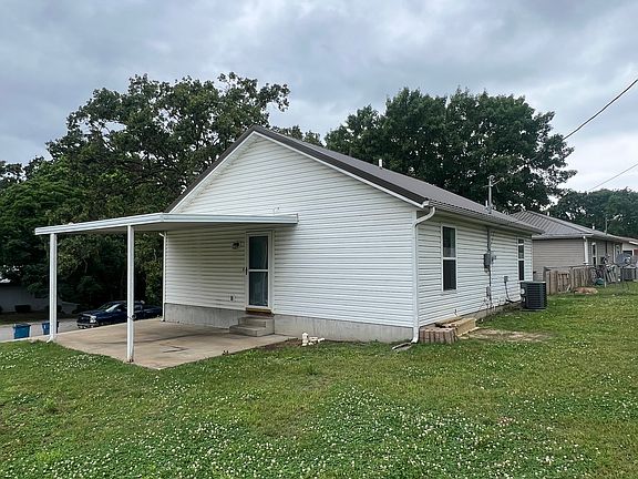 2nd image of 1506 Hilldale Dr
