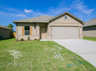 1144 Mission Creek Dr, Longview, TX 75601