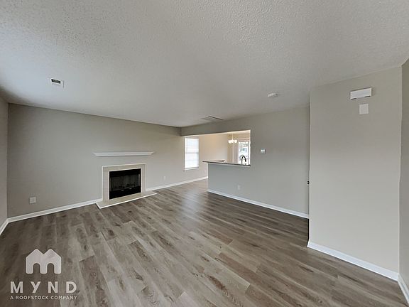 4th image of 11550 Stewarts Crossing Dr