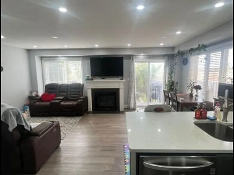 97 Periwinkle Dr — Photo 2
