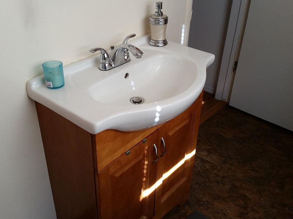 1st image of 11233 Emelita St #1