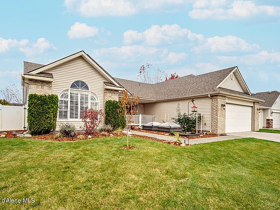 2nd image of 1526 E Bobwhite Ln