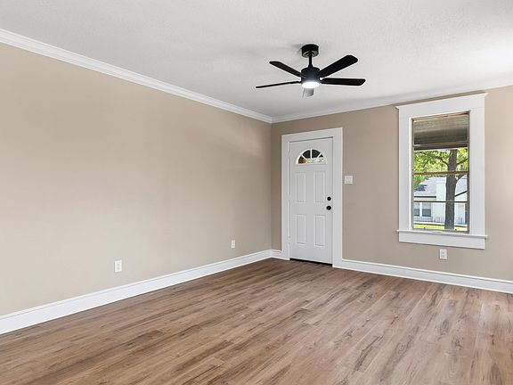 3rd image of 705 Nathan St