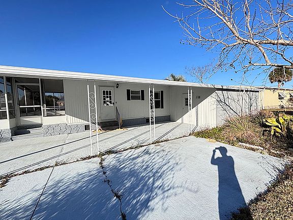 2nd image of 5515 Rd Ave