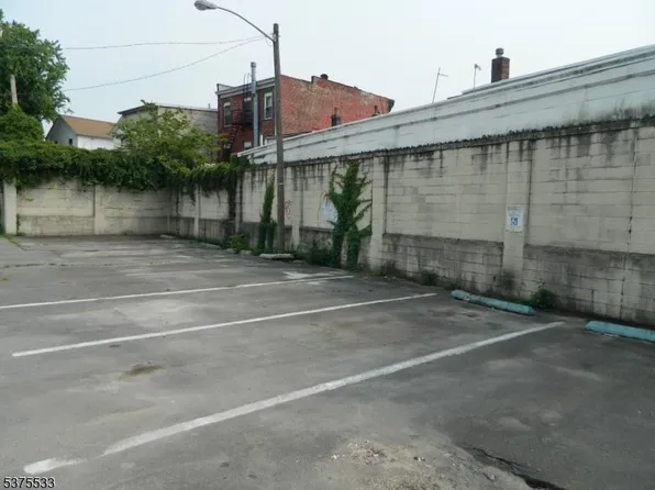 92 Monticello Avenue image 2 of 8