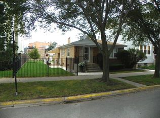 2219 W Barry Ave, Chicago, IL 60618