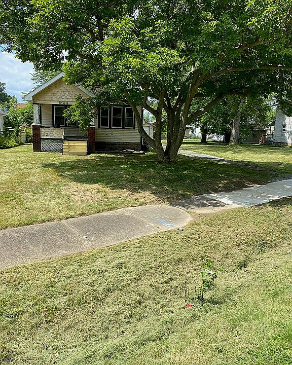 1st image of 924 Francis Ave SE