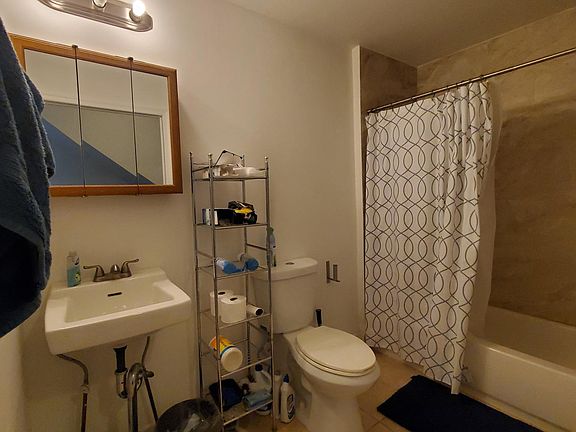 5th image of 1032 Wood St Unit 102