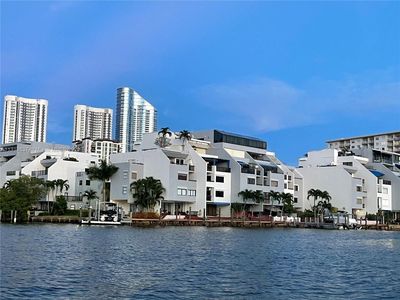 410 Poinciana Island Dr #1715, Sunny Isles Beach, FL, 33160