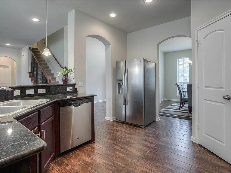 3720 Daisy Ln — Photo 7