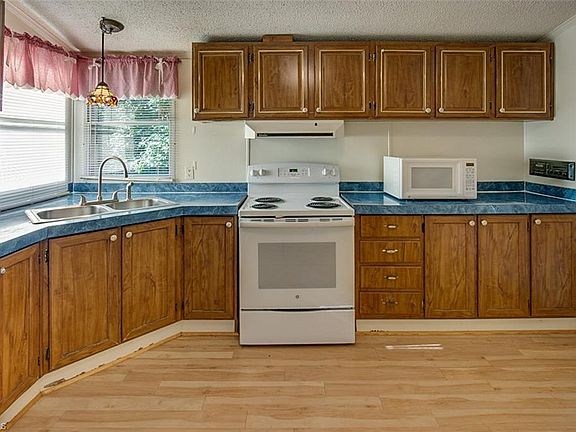 5th image of 288 Briar Creek Ests