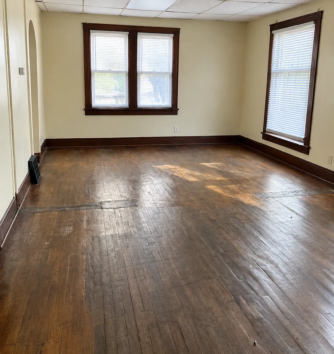 701 Locust / 1027 W 5th - 1027 W. 5th — Photo 2