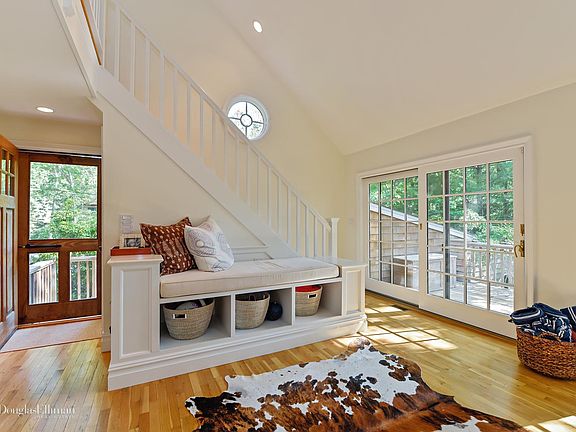 3rd image of 58 Settlers Landing Ln
