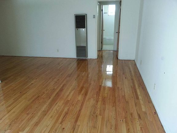 2nd image of 10749 Camarillo St #6
