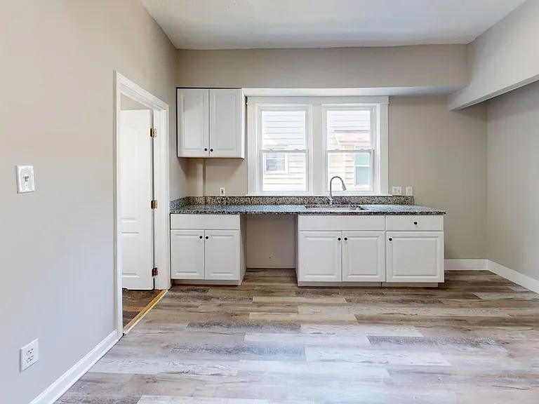 982 Collinwood Ave — Photo 5
