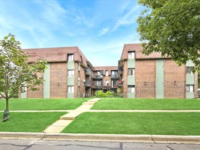 4944 Douglas Rd APT 204, Downers Grove, IL, 60515