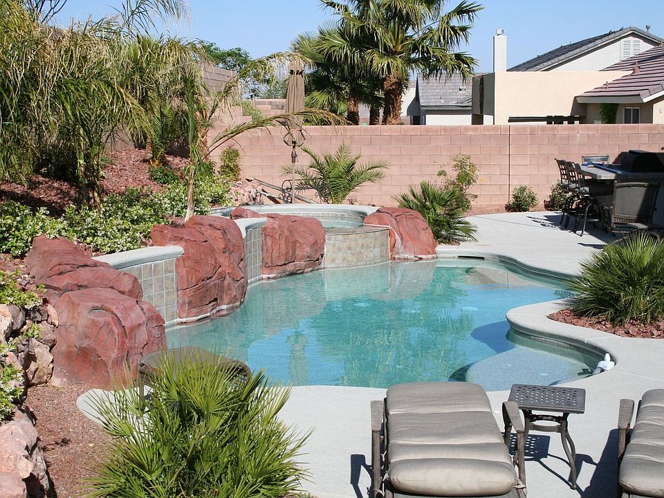 Pool added in 2007