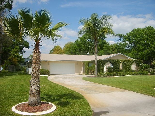  Awesome Curb Appeal!