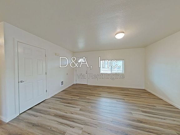 3rd image of 415 SE Mayberry Ave