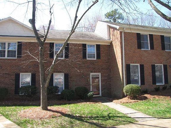 2nd image of 3309 B Regents Park Ln