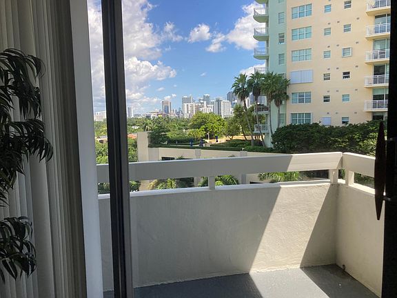4th image of 2501 Brickell Ave APT 912