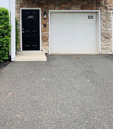 3rd image of 1601 Richards Ct #1601