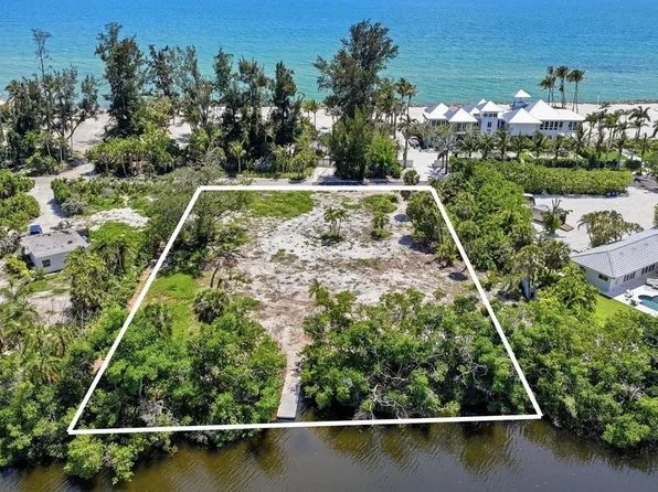 7723 Sanderling Rd, Sarasota, FL 34242