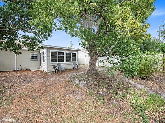 4th image of 2581 Mulberry Dr S