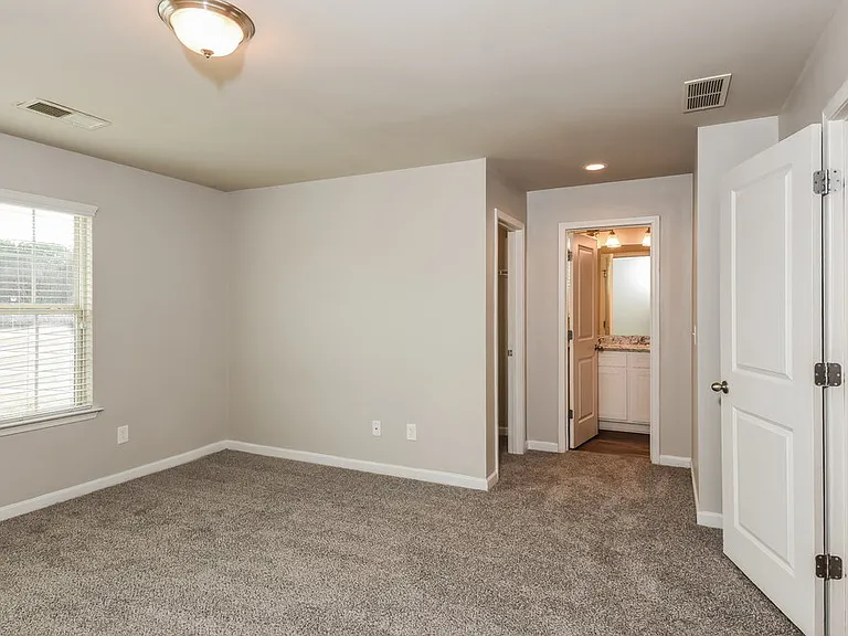 180 Chandler Trce — Photo 9