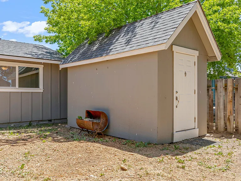 2639 NE Harvey Ln — Photo 19