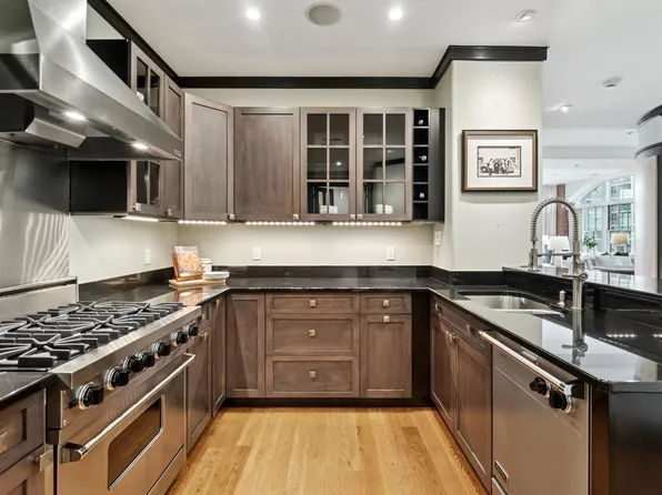 174 Washington Street image 15 of 33