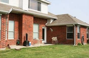 4th image of 2816 Plantation Dr