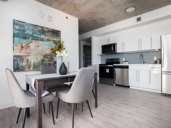 Muse Flats, 290 Colony St, Winnipeg, MB R3C 1B5