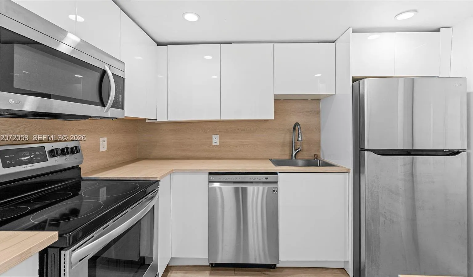 Isle Of Normandy Condo — Photo 2