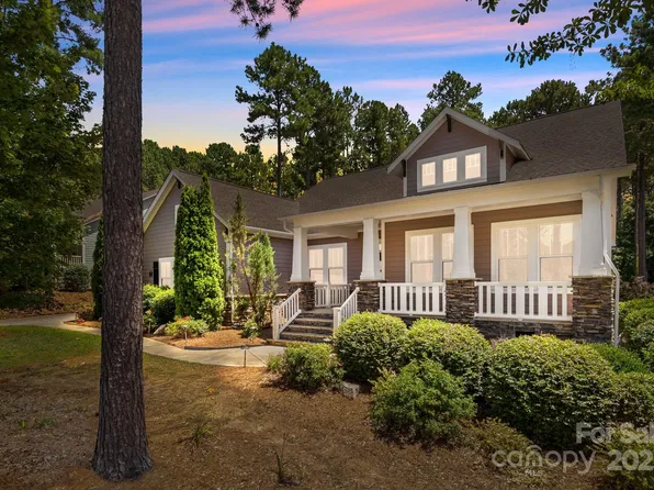 201 Heron Cove Dr, Mount Holly, NC 28120