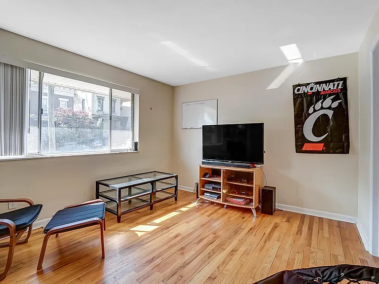 454 Warner St — Photo 29